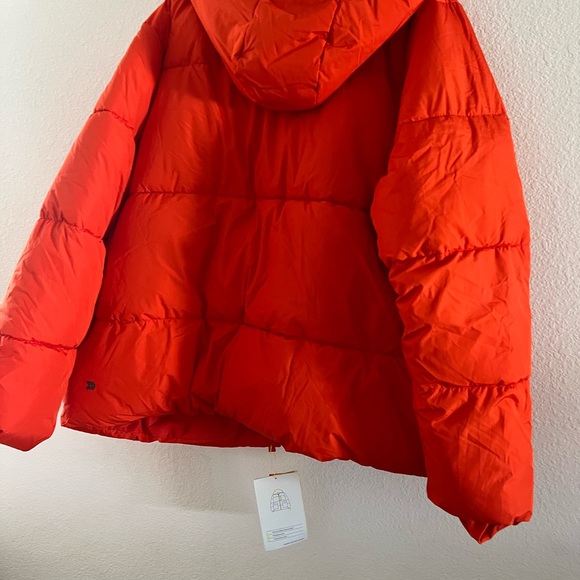 Bright Red Puffer Jacket - Picture 5 of 9